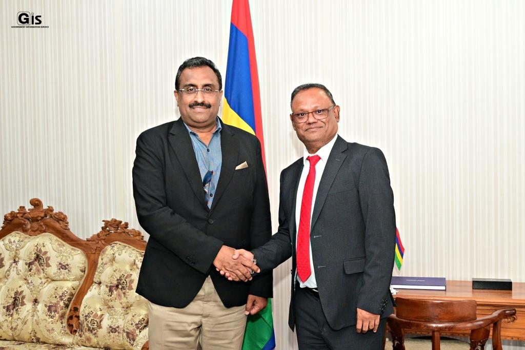 Ram Madhav pays a courtesy call on Dr. Mahend Gungapersad