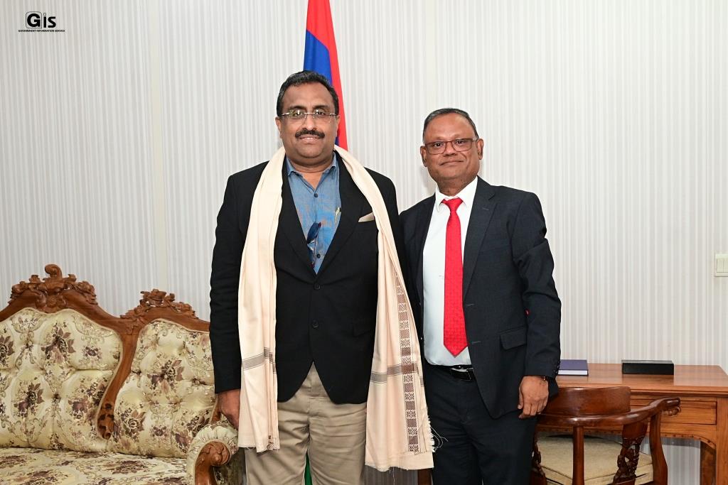 Ram Madhav pays a courtesy call on Dr. Mahend Gungapersad